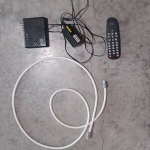 Cisco DTA 170HD TV Receiver with Power Adapter and remote